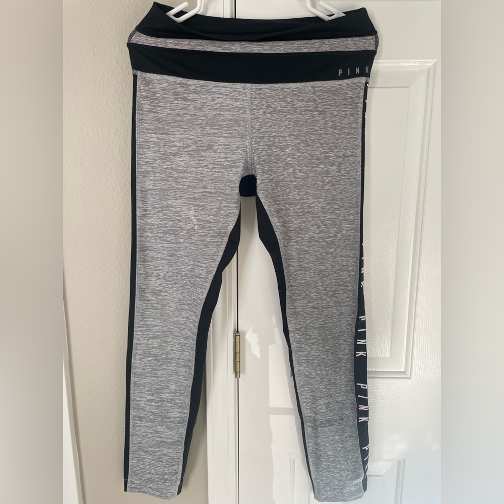 PINK VICTORIOUS SECRET ULTIMATE LEGGINGS BLACK AND WHITE SIZE LARGE